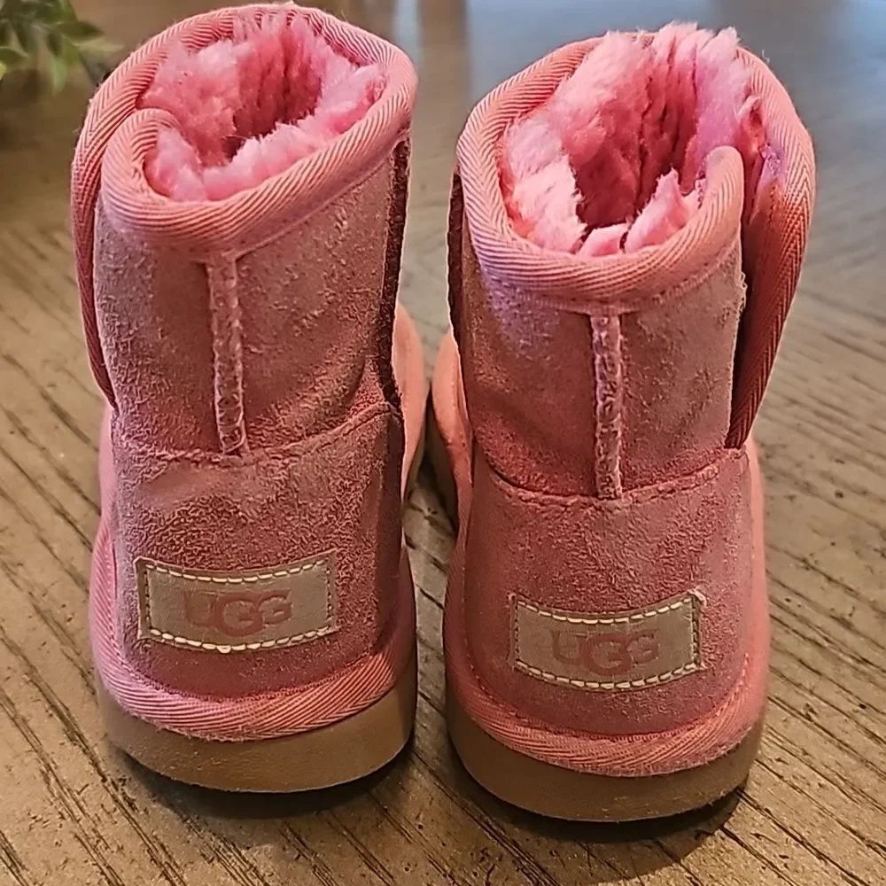 Pink UGG size 13 - Picture 6 of 8